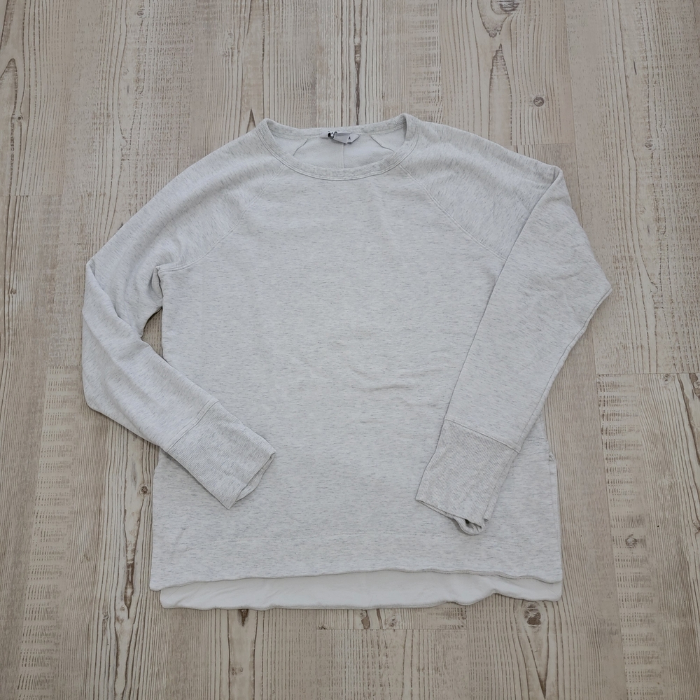 Athleta Heathered Grey Long Sleeve Top Small Athleisure Casual Versatile Comfort
